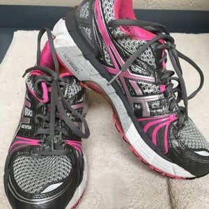 ASICS Gel Kayano 18 size 7